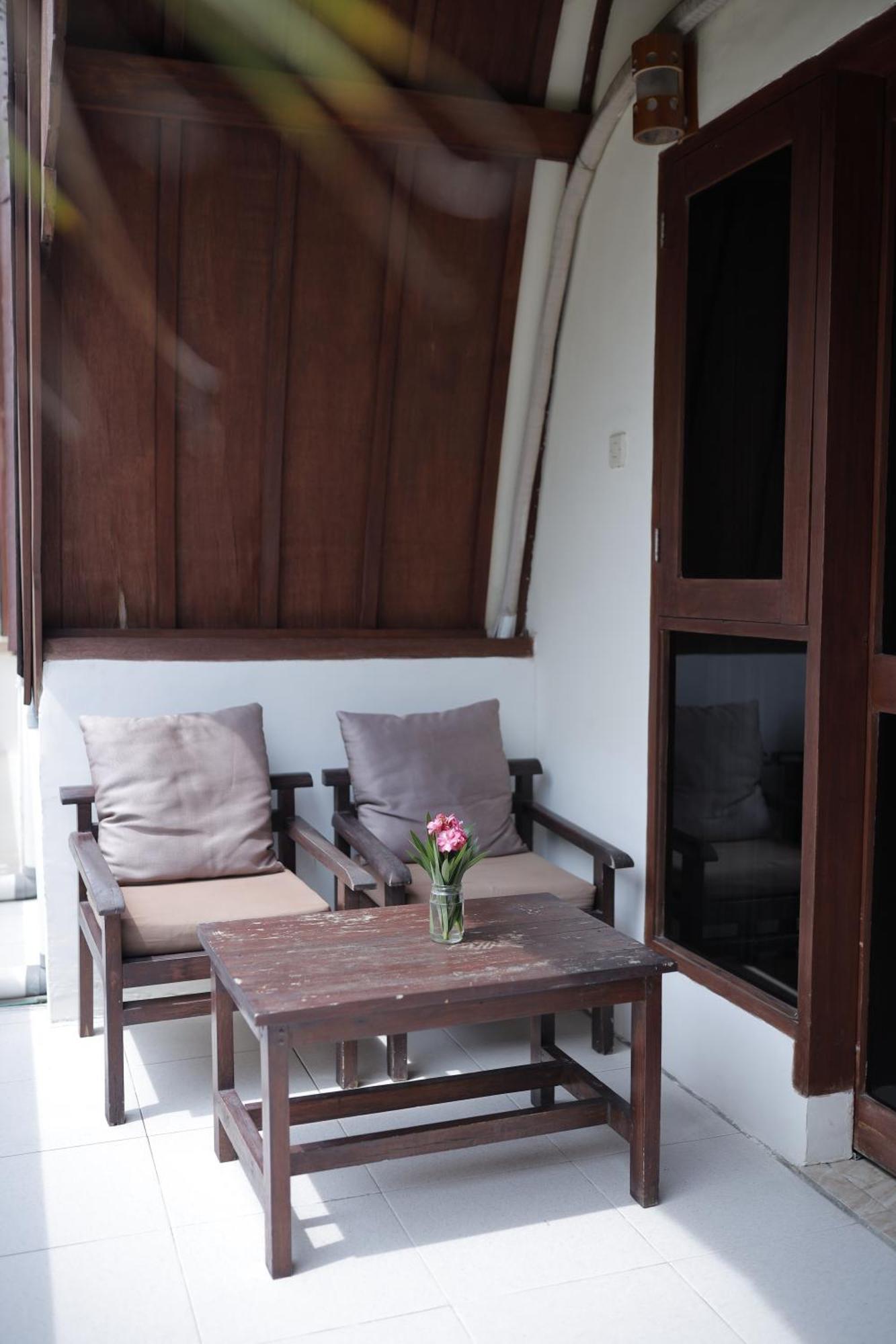 D'Gilian Bungalow Gili Trawangan Exterior photo