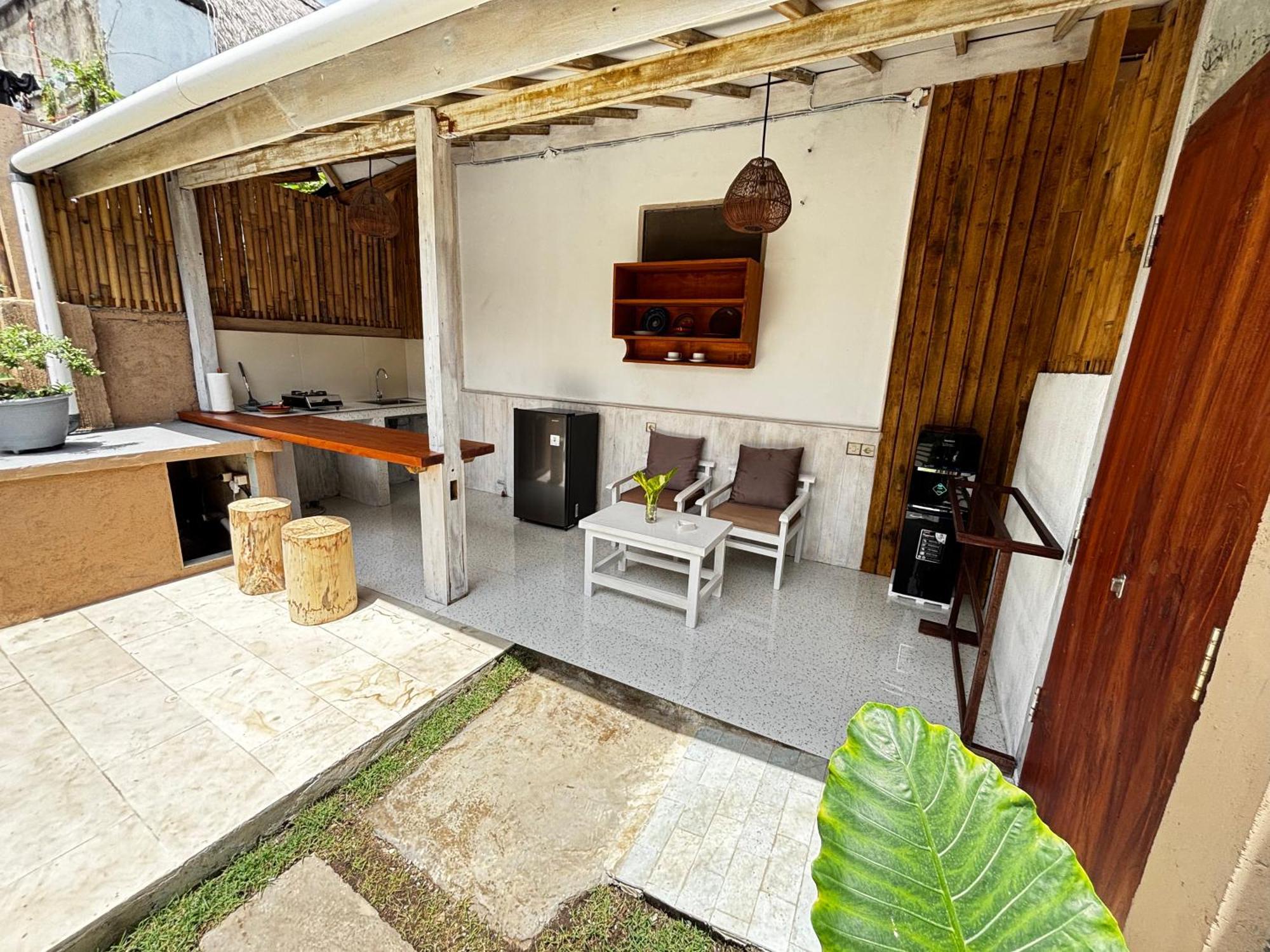 D'Gilian Bungalow Gili Trawangan Exterior photo