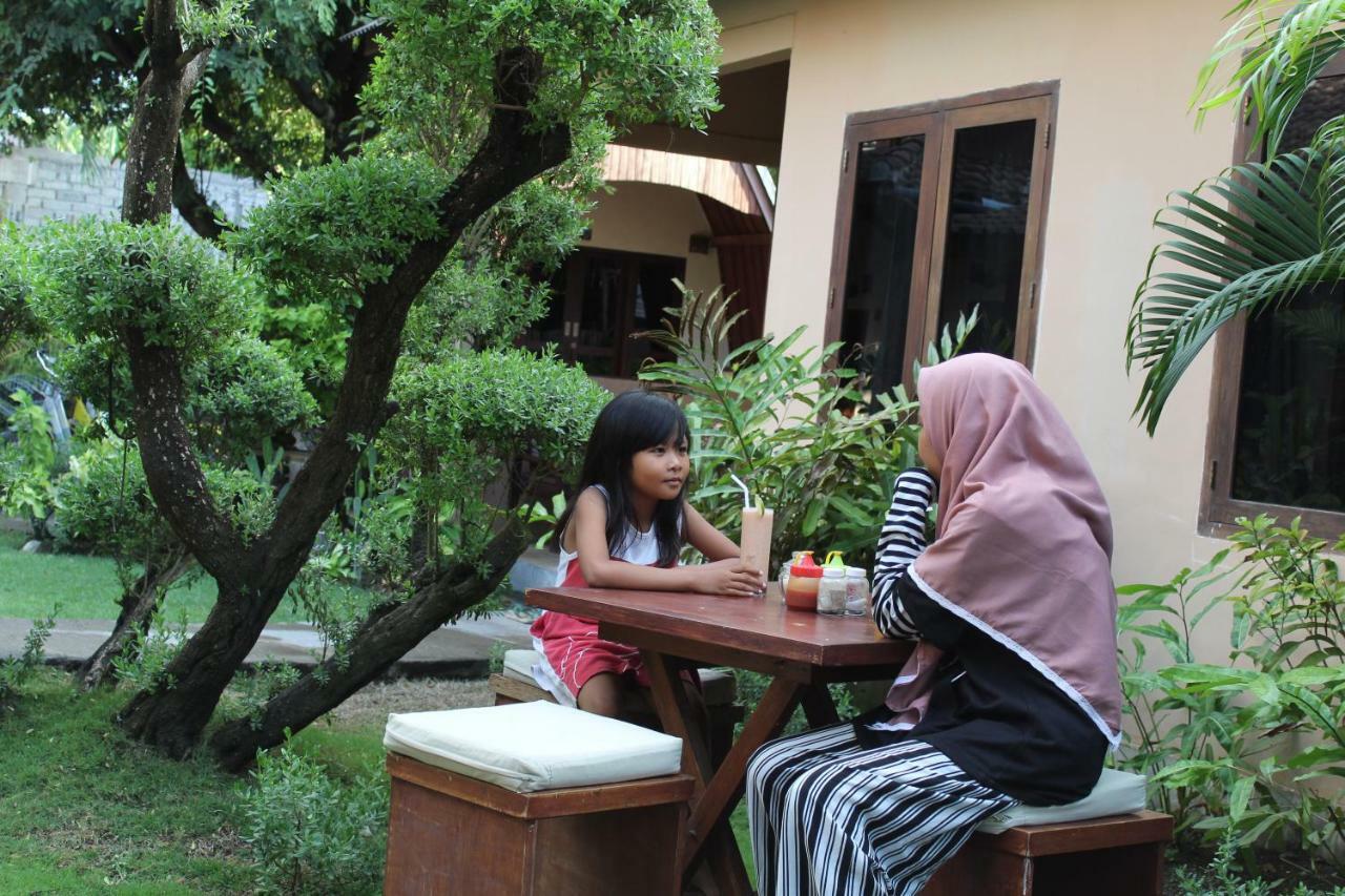 D'Gilian Bungalow Gili Trawangan Exterior photo